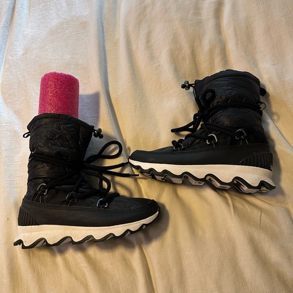 Sorel Kinetic Boots - Picture 2 of 8